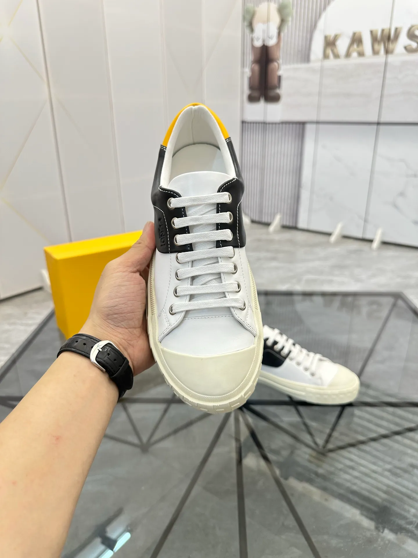 Selling men's shoes 💰: 💰P440¥ Product trademark: Fendi* "Fendi*" low-top casual shoes Regular size: 38-44 (can be customized to 45) Product materials: imported cowhide upper, sheepskin lining, original outsole. No.:6735